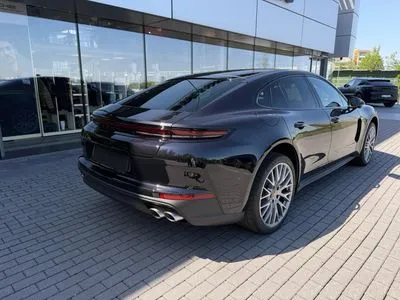 Porsche Panamera 4