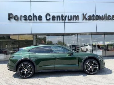 Porsche Taycan 4