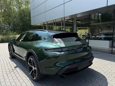 Porsche Taycan 4