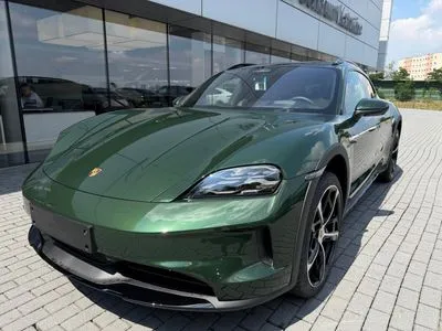 Porsche Taycan 4