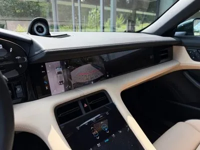 Porsche Taycan 4