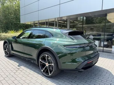 Porsche Taycan 4