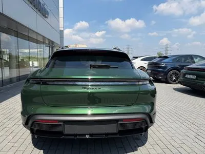 Porsche Taycan 4