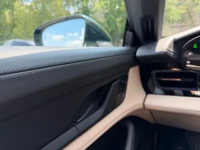 Porsche Taycan 4