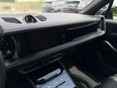 Porsche Cayenne E-Hybrid PHEV Black Edition