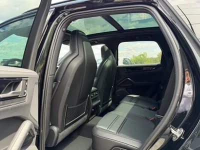 Porsche Cayenne E-Hybrid PHEV Black Edition