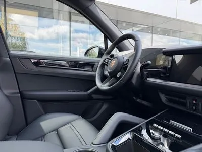 Porsche Cayenne E-Hybrid PHEV Black Edition