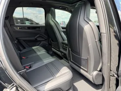 Porsche Cayenne E-Hybrid PHEV Black Edition