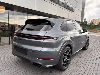 Porsche Cayenne E-Hybrid PHEV Black Edition