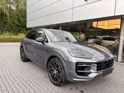 Porsche Cayenne E-Hybrid PHEV Black Edition
