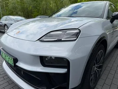 Porsche Macan 4 100kWh