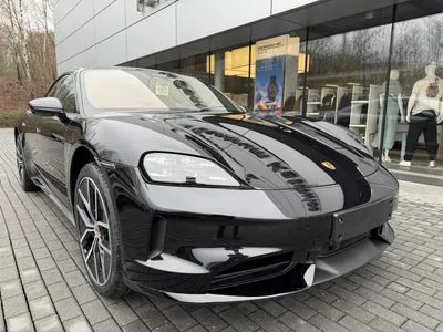 Porsche Taycan 105kWh 4S Black Edition