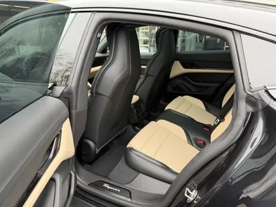 Porsche Taycan 105kWh 4S Black Edition
