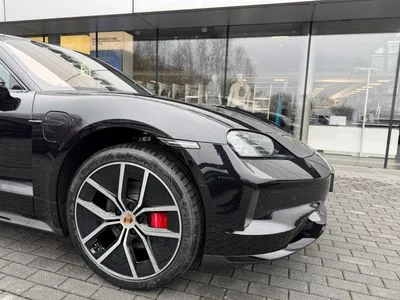 Porsche Taycan 105kWh 4S Black Edition