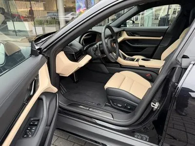 Porsche Taycan 105kWh 4S Black Edition