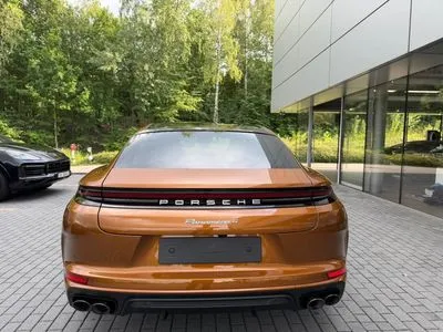 Porsche Panamera 4