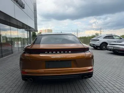 Porsche Panamera 4