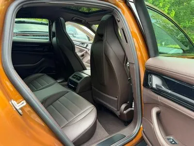 Porsche Panamera 4