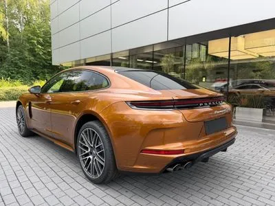 Porsche Panamera 4