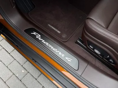 Porsche Panamera 4