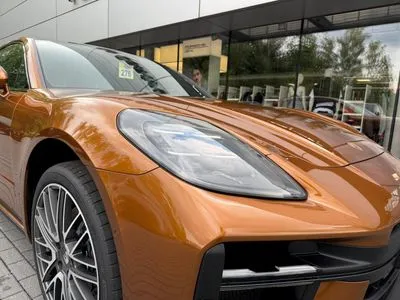 Porsche Panamera 4