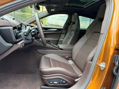 Porsche Panamera 4