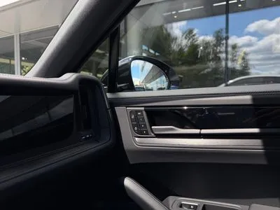 Porsche Cayenne E-Hybrid PHEV Black Edition
