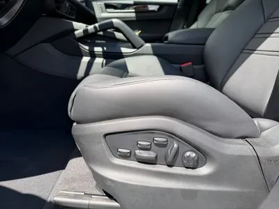 Porsche Cayenne E-Hybrid PHEV Black Edition