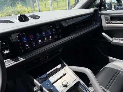 Porsche Cayenne E-Hybrid PHEV Black Edition