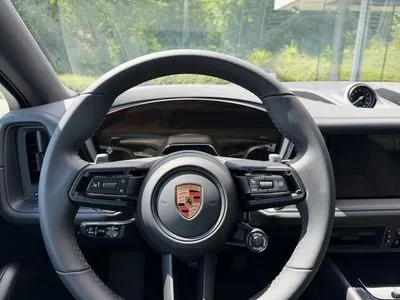 Porsche Cayenne E-Hybrid PHEV Black Edition