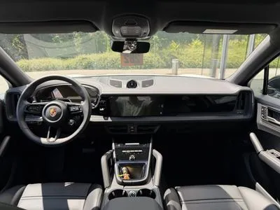 Porsche Cayenne E-Hybrid PHEV Black Edition