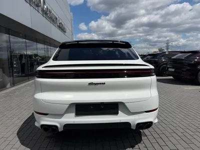 Porsche Cayenne E-Hybrid PHEV Black Edition