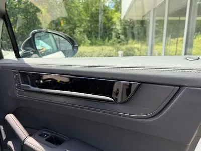 Porsche Cayenne E-Hybrid PHEV Black Edition