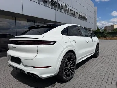Porsche Cayenne E-Hybrid PHEV Black Edition