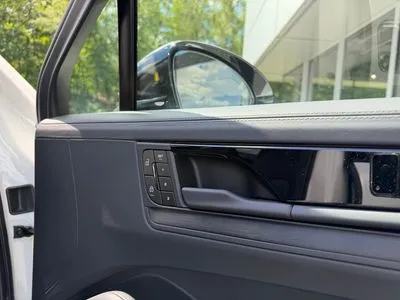 Porsche Cayenne E-Hybrid PHEV Black Edition
