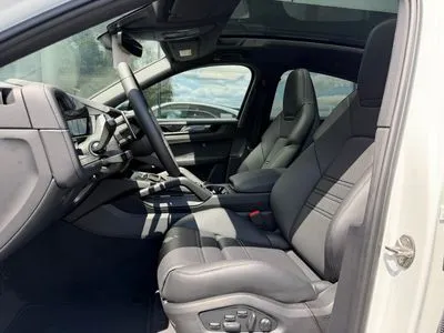 Porsche Cayenne E-Hybrid PHEV Black Edition