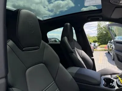 Porsche Cayenne E-Hybrid PHEV Black Edition