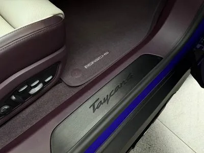 Porsche Taycan 4
