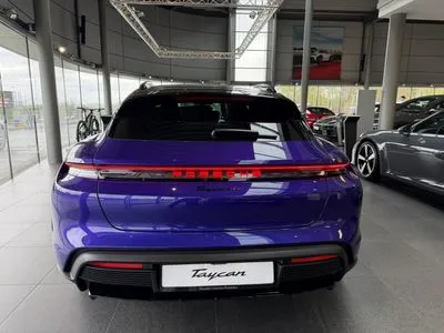 Porsche Taycan 4