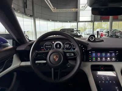 Porsche Taycan 4