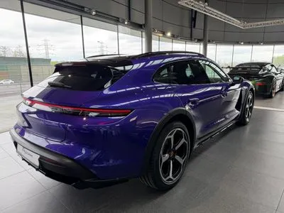 Porsche Taycan 4