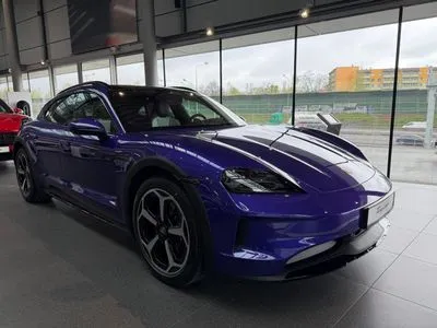 Porsche Taycan 4