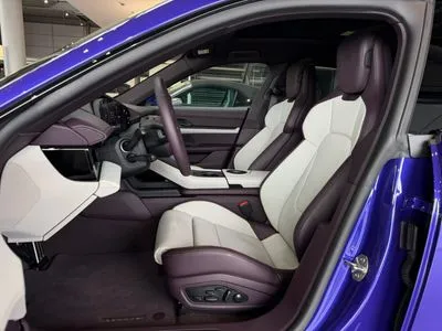 Porsche Taycan 4