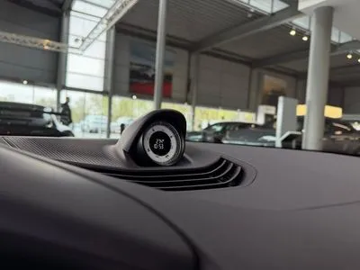 Porsche Taycan 4