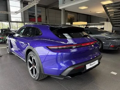 Porsche Taycan 4