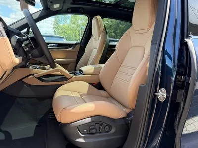 Porsche Cayenne E-Hybrid PHEV Black Edition