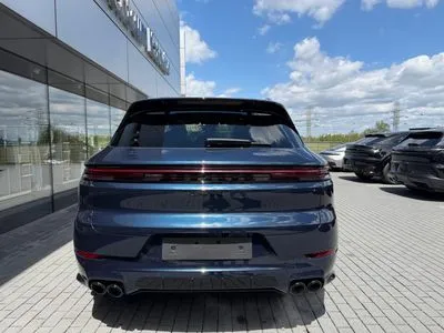 Porsche Cayenne E-Hybrid PHEV Black Edition
