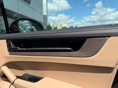 Porsche Cayenne E-Hybrid PHEV Black Edition