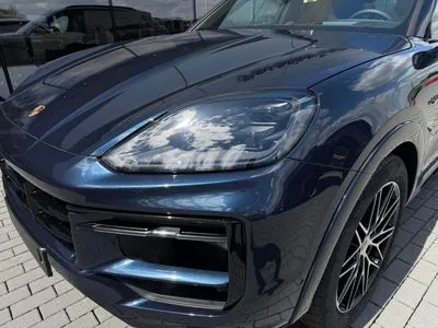 Porsche Cayenne E-Hybrid PHEV Black Edition