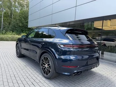 Porsche Cayenne E-Hybrid PHEV Black Edition